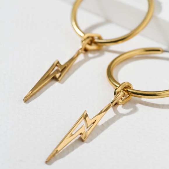 New vanessa mooney  THE STRIKING HOOP EARRINGS lightening bolt charm earrings - Picture 3 of 8